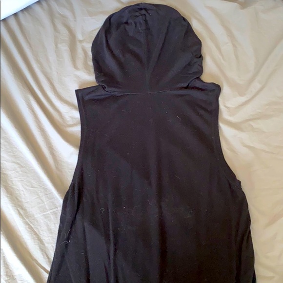 Black hooded tank top - Picture 4 of 4